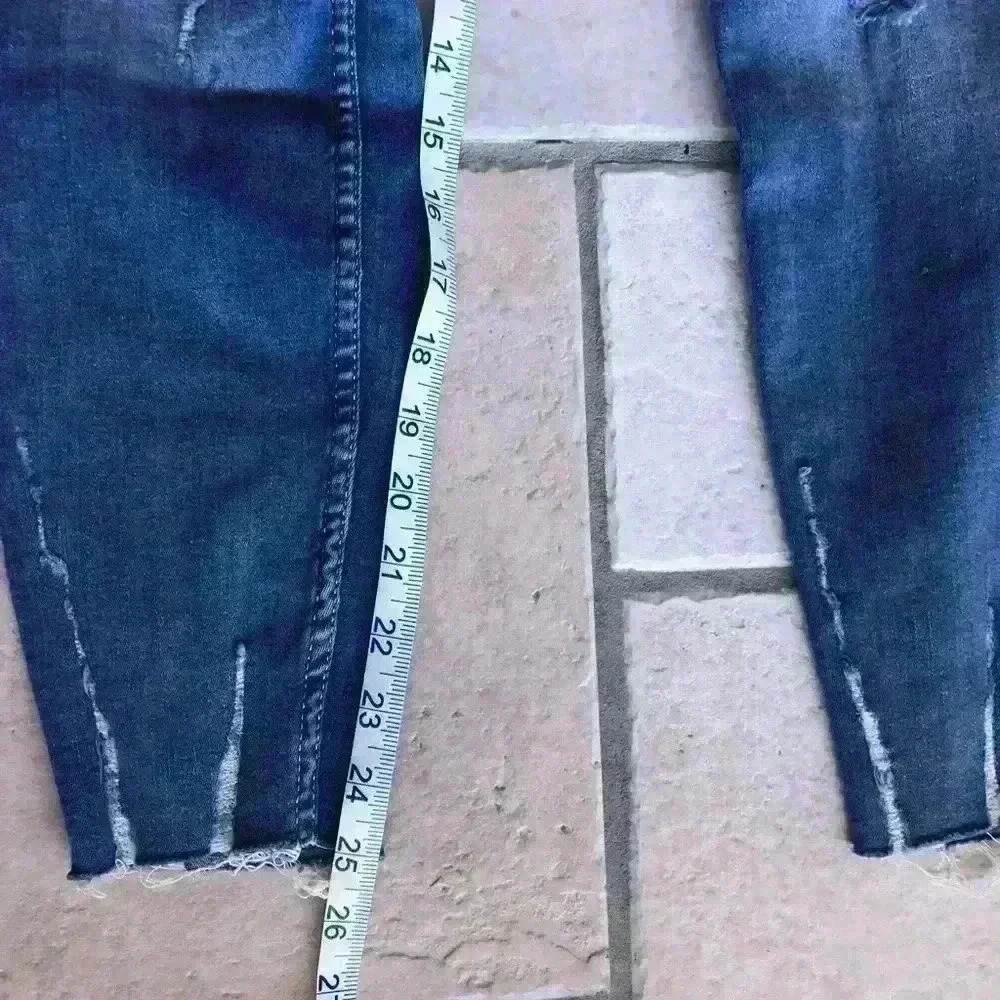 Denim and Co Stretchy Distressed jeans Sz 14 - Picture 4 of 5
